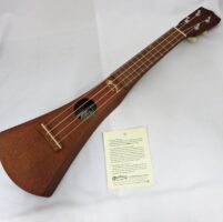【 美品 】 マーチン バックパッカー ウクレレ 全長58cm ソフトケース付き Martin Backpacker