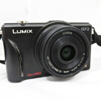 【 美品 】 海外仕様 パナソニック ミラーレス デジタル 一眼カメラ GF2C レンズキット