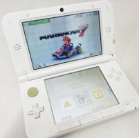 ニンテンドー3DSLL 本体 ホワイト タッチペン欠品 マリオカート7 付き