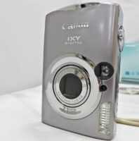 【 動作確認済 】 キヤノン IXY DIGITAL 900IS デジタルカメラ シルバー 710万画素 Canon